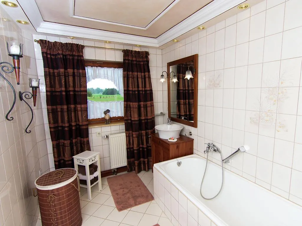 Cosy Apartment In Ubersee Near Lake Chiemsee 0*,